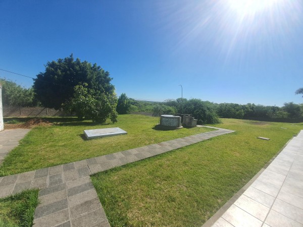 VENDO O PERMUTO ESPECTACULAR INMUEBLE. PILETA, QUINCHO, PARQUE