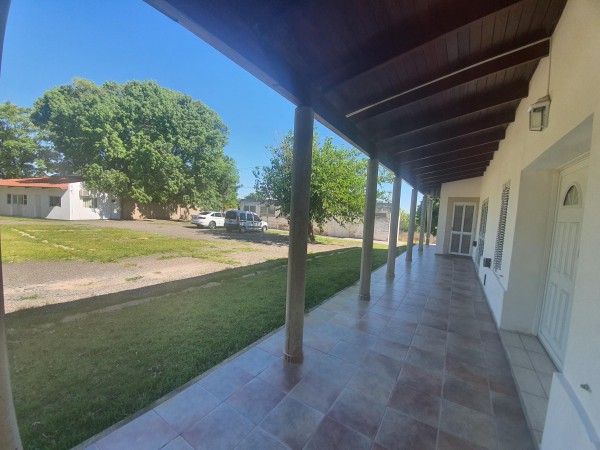 VENDO O PERMUTO ESPECTACULAR INMUEBLE. PILETA, QUINCHO, PARQUE