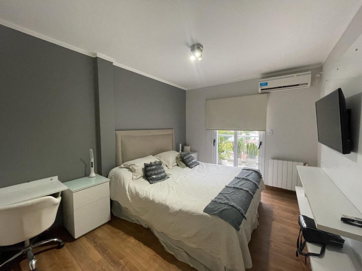 VENDO PISO EN ZONA PARQUE 3 DORMITORIOS, 3 BAÑOS, COCHERA U$S 270.000.