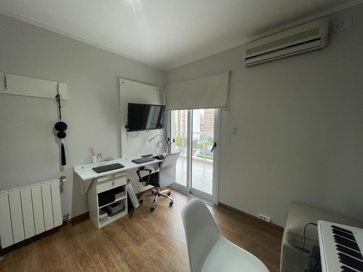 VENDO PISO EN ZONA PARQUE 3 DORMITORIOS, 3 BAÑOS, COCHERA U$S 270.000.