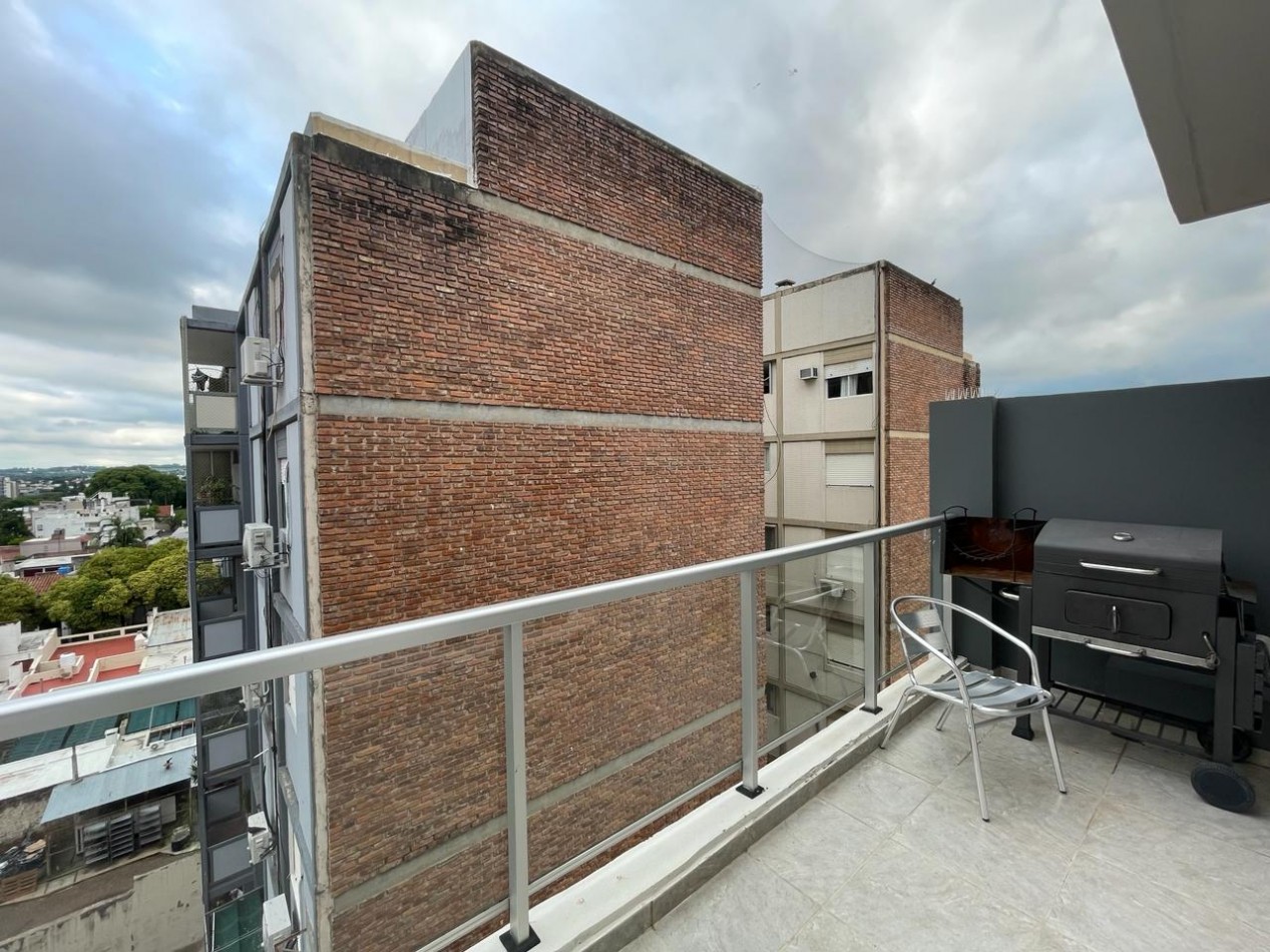 VENDO PISO EN ZONA PARQUE 3 DORMITORIOS, 3 BAÑOS, COCHERA U$S 270.000.