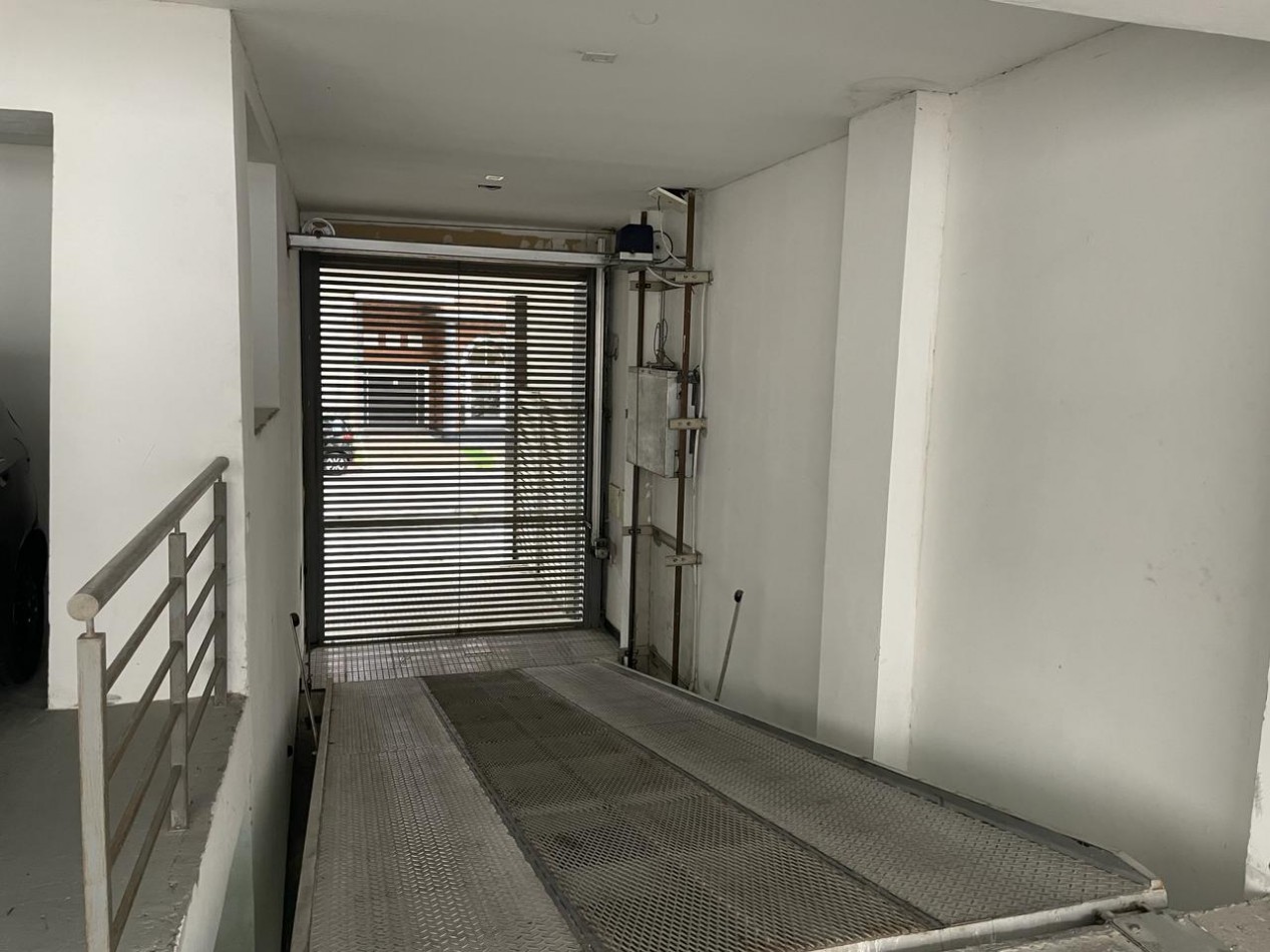 VENDO PISO EN ZONA PARQUE 3 DORMITORIOS, 3 BAÑOS, COCHERA U$S 270.000.