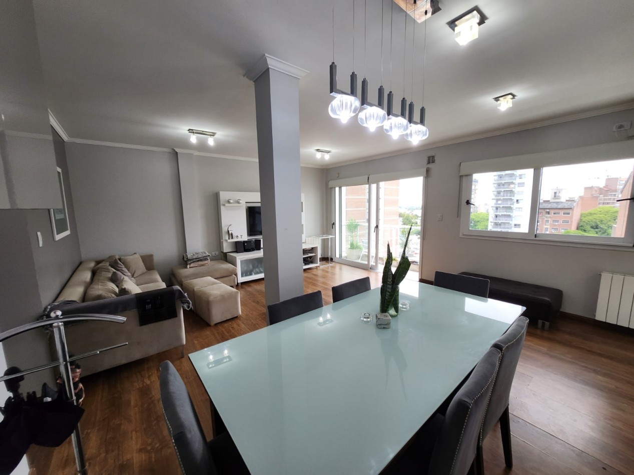 VENDO PISO EN ZONA PARQUE 3 DORMITORIOS, 3 BAÑOS, COCHERA U$S 270.000.