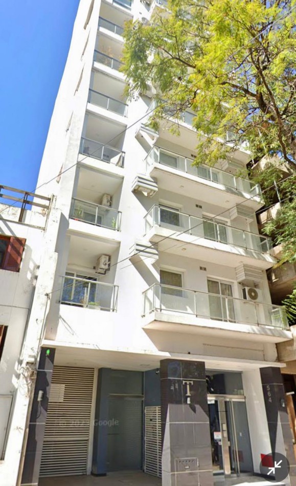 VENDO PISO EN ZONA PARQUE 3 DORMITORIOS, 3 BAÑOS, COCHERA U$S 270.000.