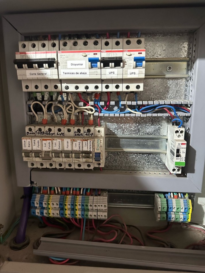 ALQUILO GALPON SOBRE CHURRUARIN ZONA PATRONATO