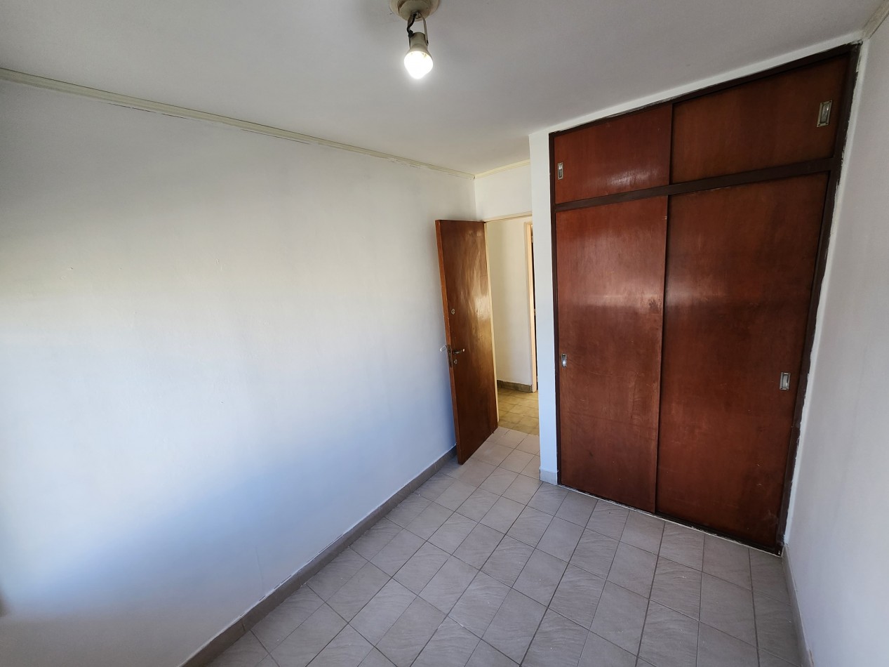 ALQUILO SEMIPISO ZONA PARQUE+COCHERA $680.000+EXP+IMP