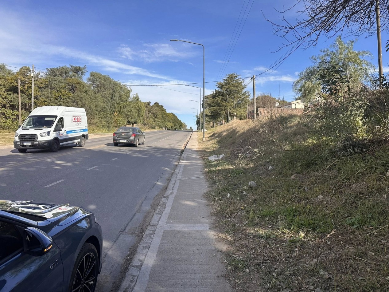 VENDO TERRENO SOBRE AV. ZANNI 