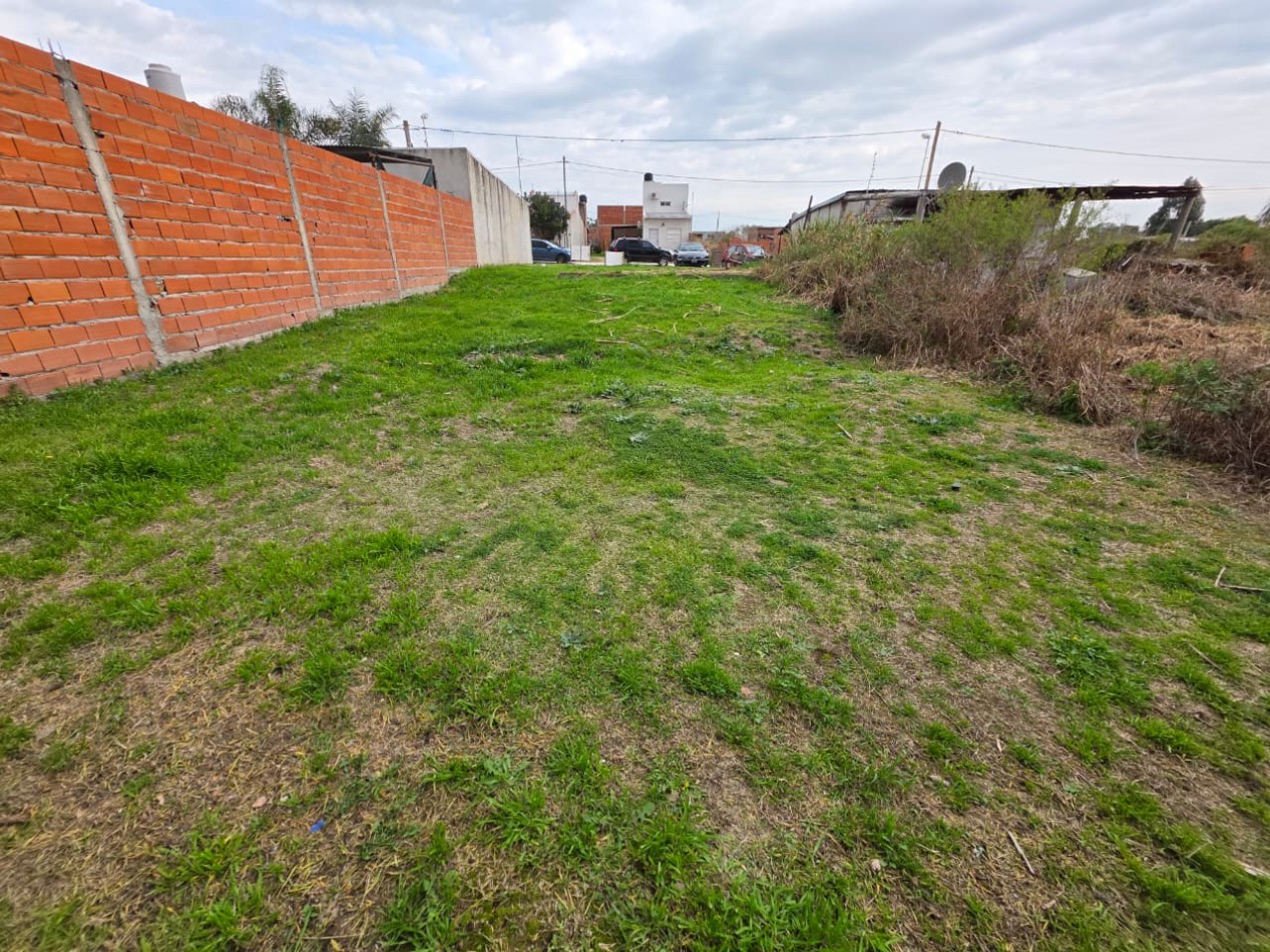 VENDO LOTE ZONA ALMAFUERTE Y CIRCUNVALACION U$D 10.500