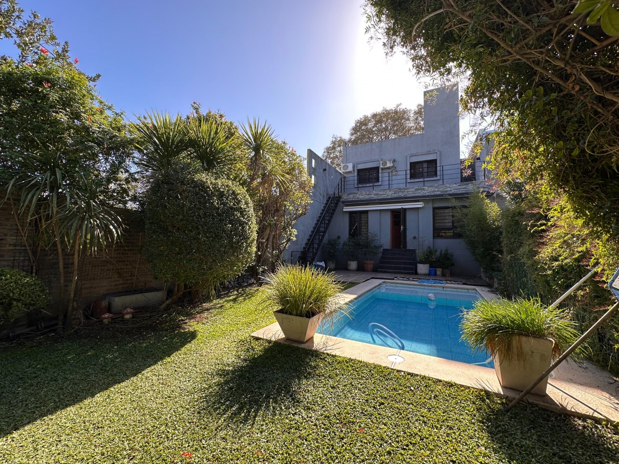 VENDO HERMOSA CASA ZONA PLAZA SAENZ PEÑA U$S 360.000.-