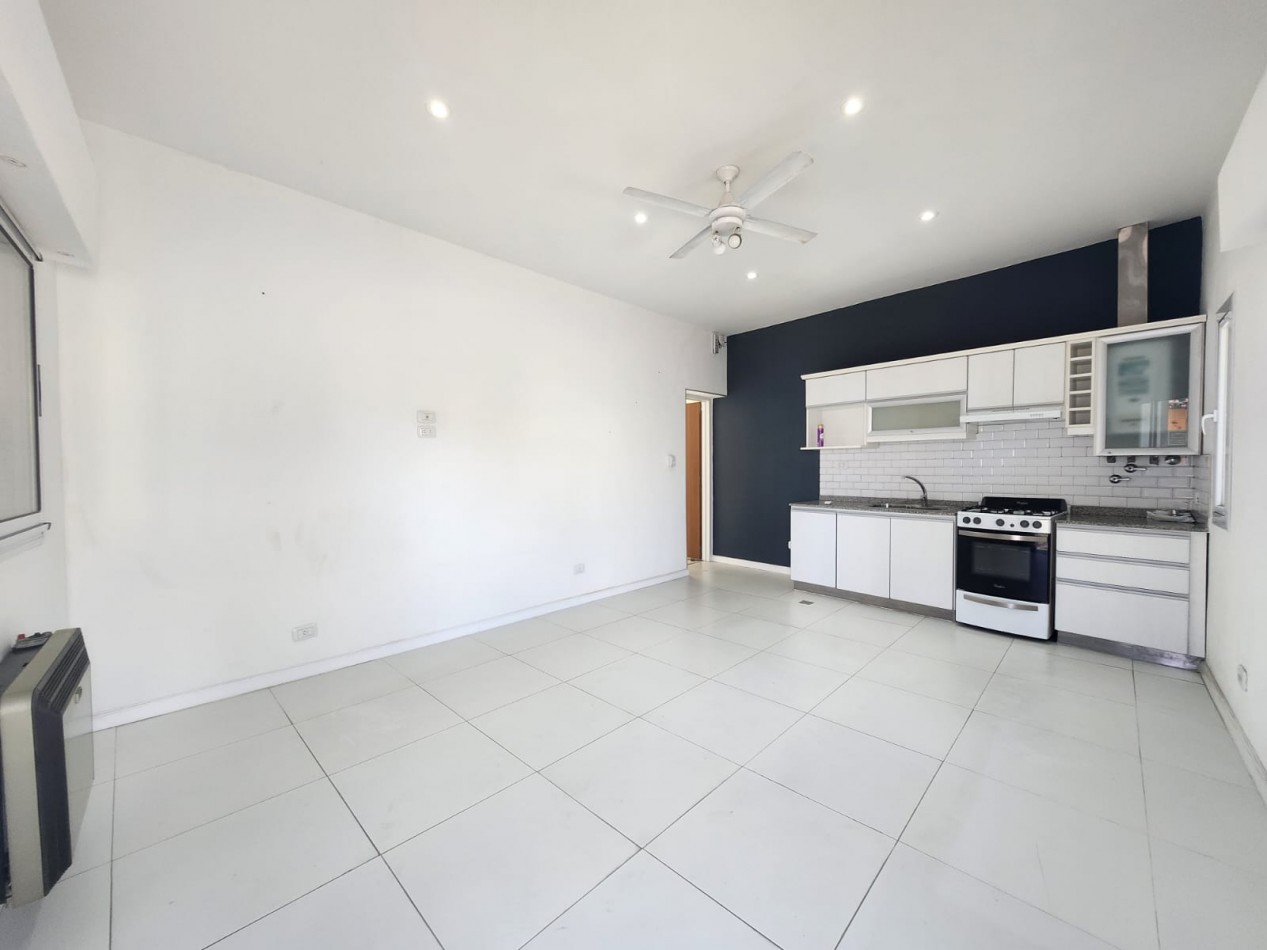 ALQUILO DEPARTAMENTO DE 1 DORMITORIO CON PATIO. ZONA CENTRO PARQUE $440.000 FINAL