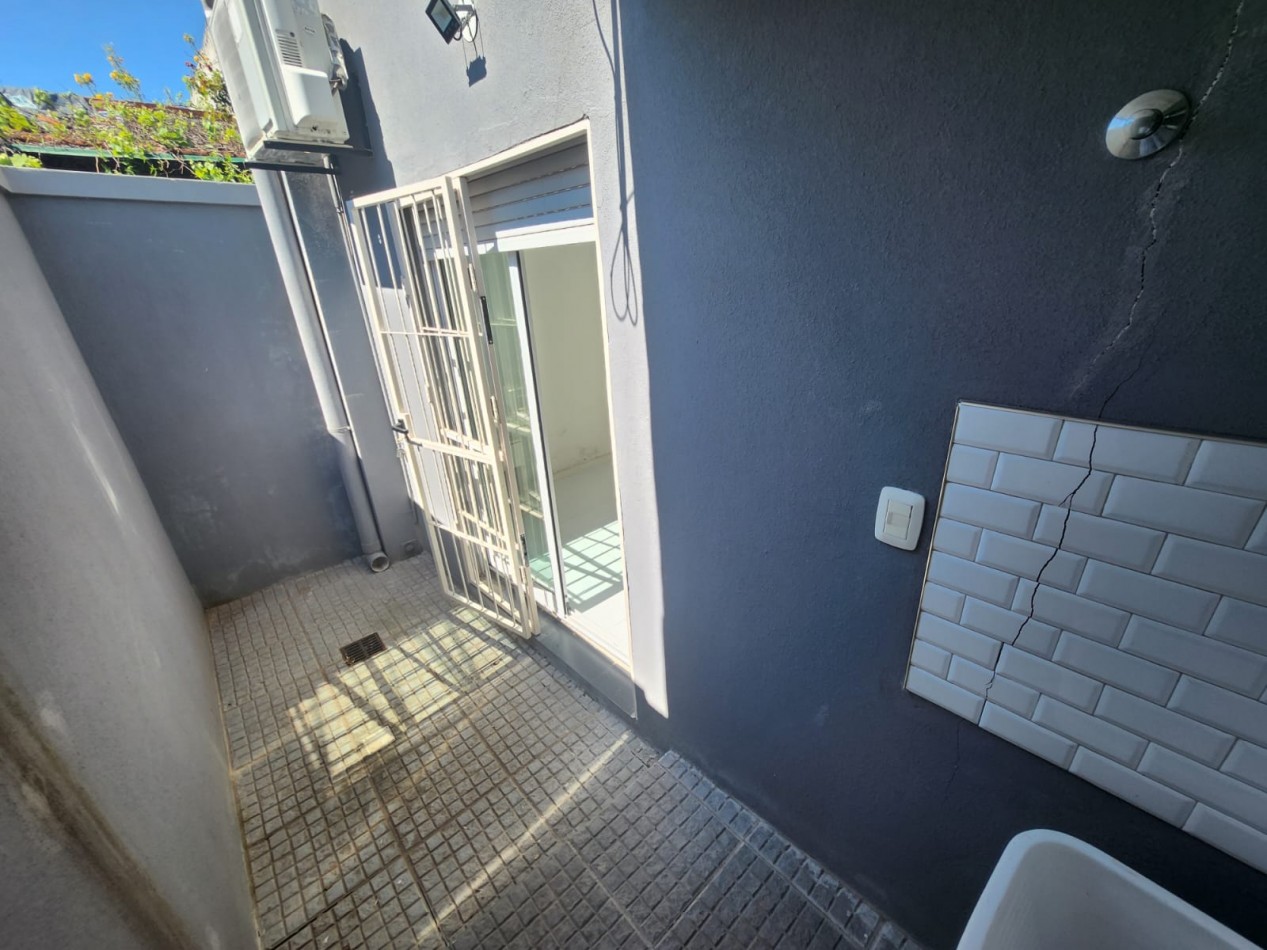 ALQUILO DEPARTAMENTO DE 1 DORMITORIO CON PATIO. ZONA CENTRO PARQUE $440.000 FINAL