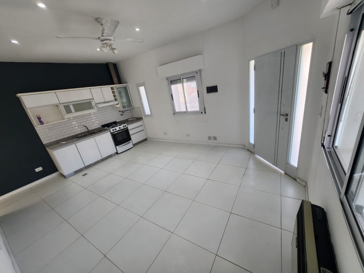 ALQUILO DEPARTAMENTO DE 1 DORMITORIO CON PATIO. ZONA CENTRO PARQUE $440.000 FINAL