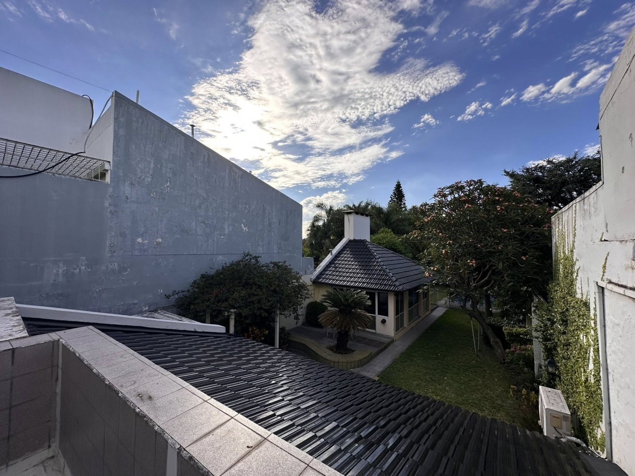 VENDO HERMOSA CASA ZONA 5 ESQUINAS. CALLE ALSINA