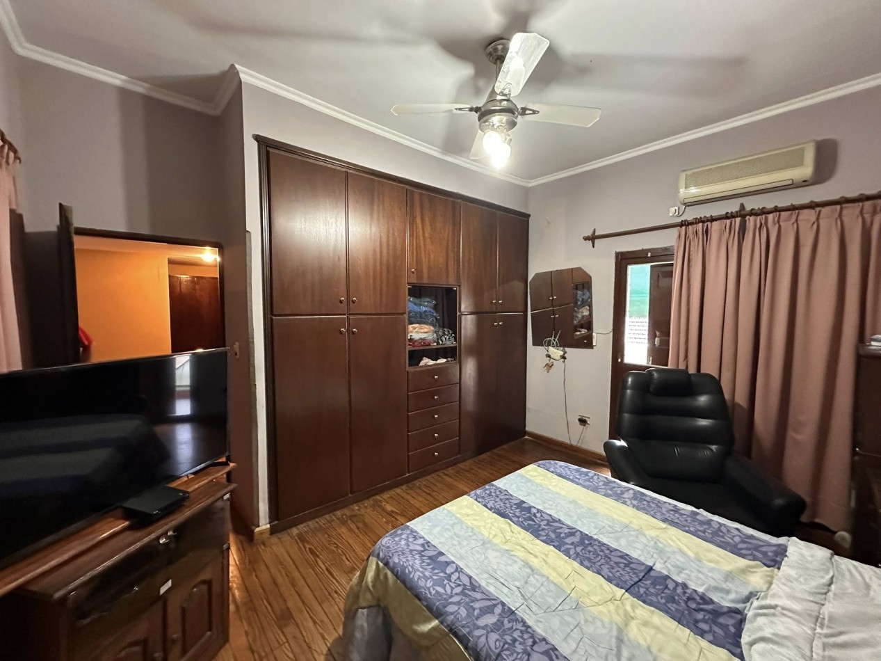 VENDO HERMOSA CASA ZONA 5 ESQUINAS. CALLE ALSINA