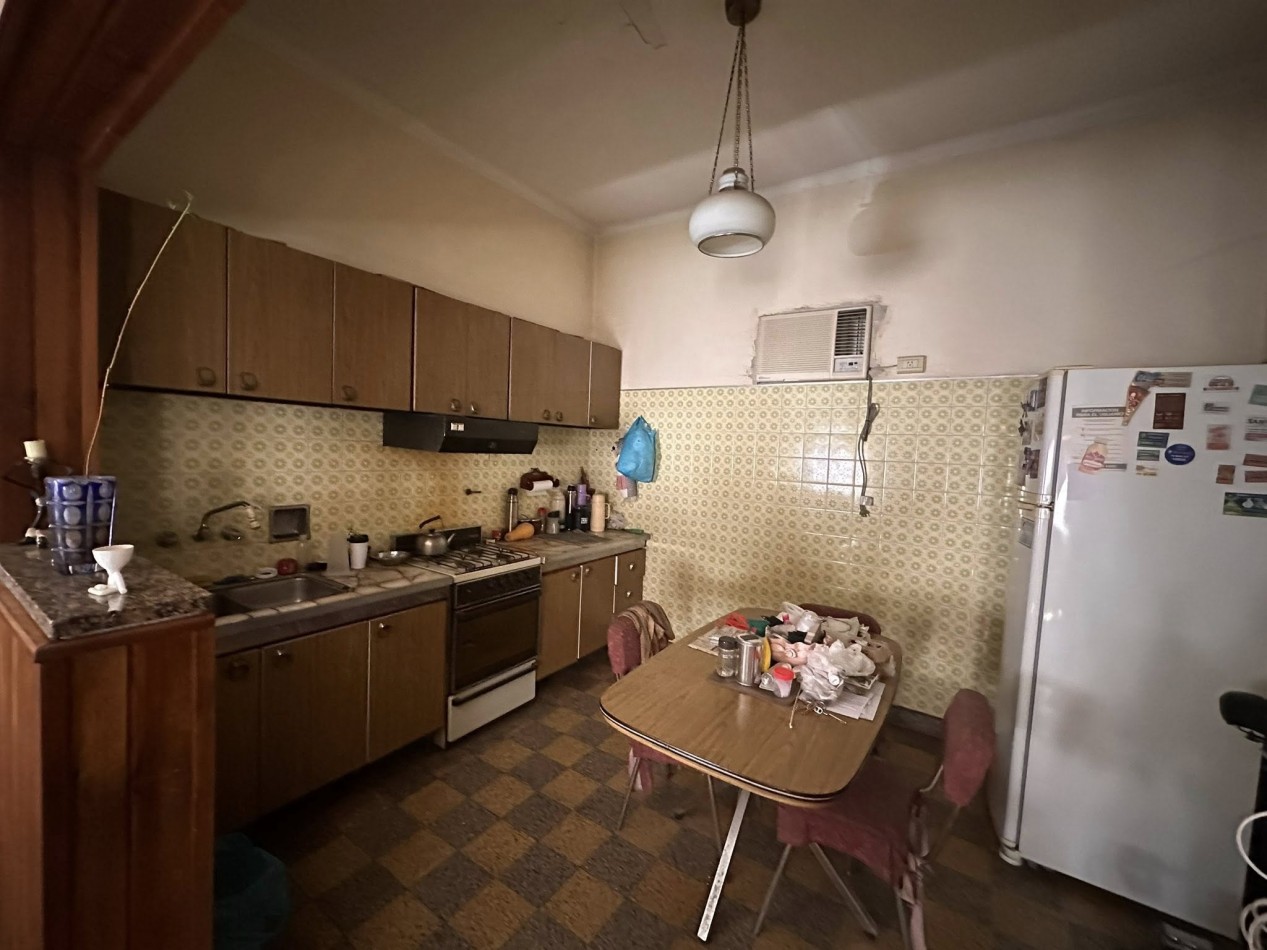 VENDO CASA ZONA CENTRO A RECICLAR 700m2