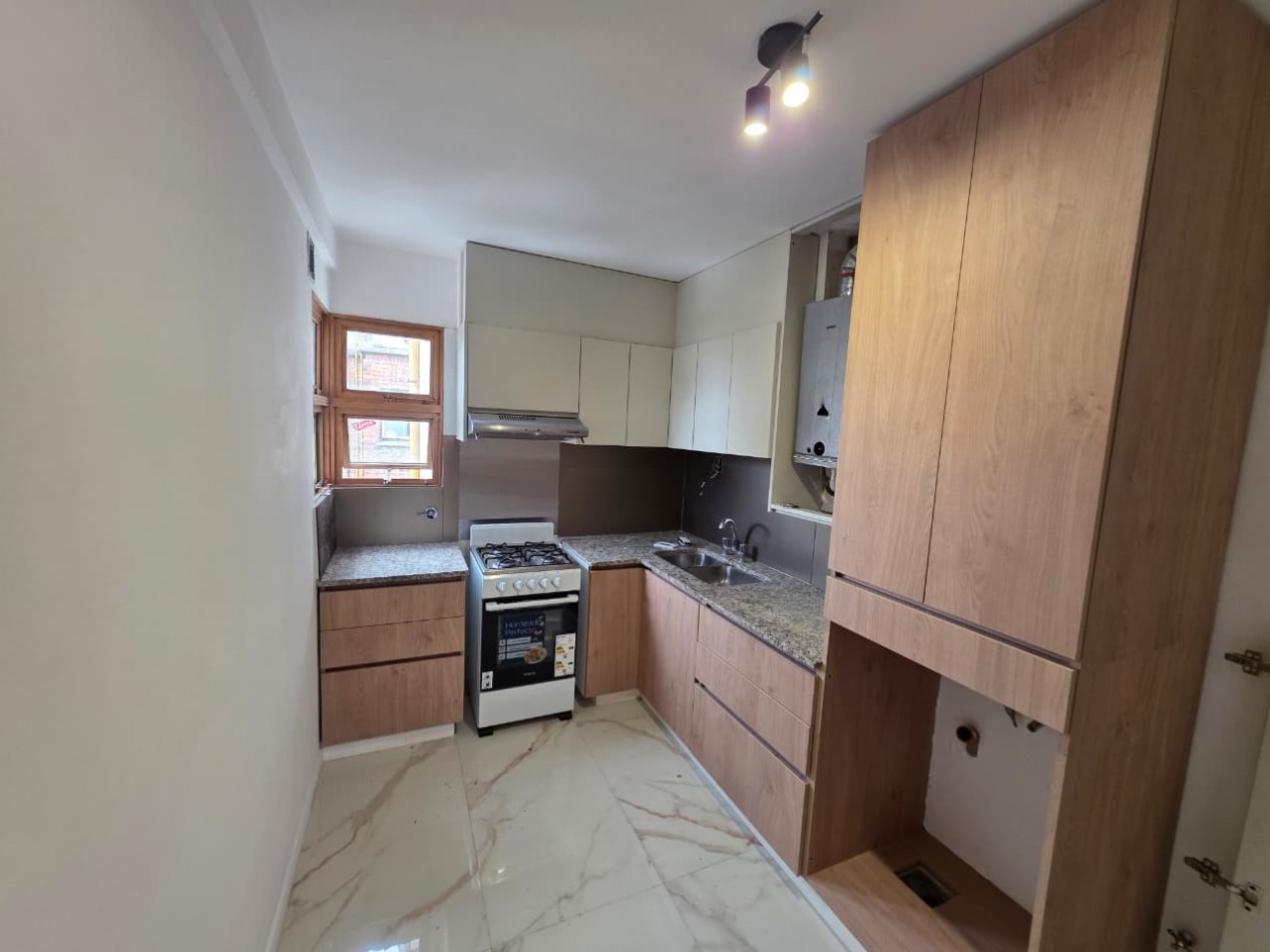 ALQUILO DEPARTAMENTO 2 DORMITORIOS CON COCHERA $675.000+EXPENSAS