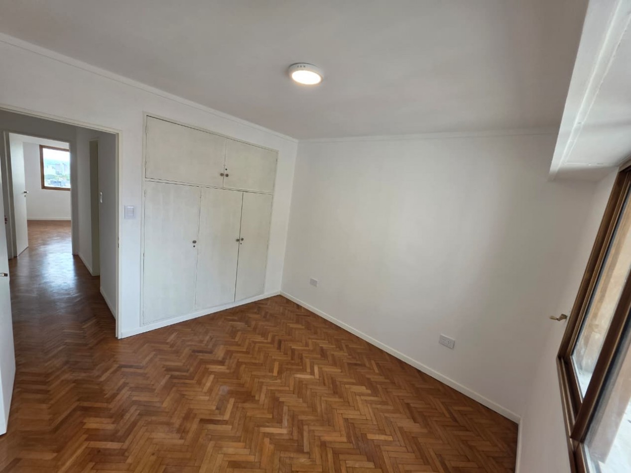 ALQUILO DEPARTAMENTO 2 DORMITORIOS CON COCHERA $675.000+EXPENSAS