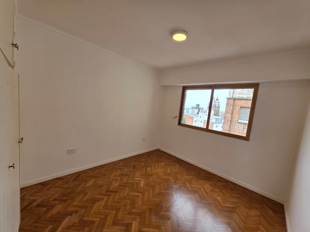 ALQUILO DEPARTAMENTO 2 DORMITORIOS CON COCHERA $675.000+EXPENSAS