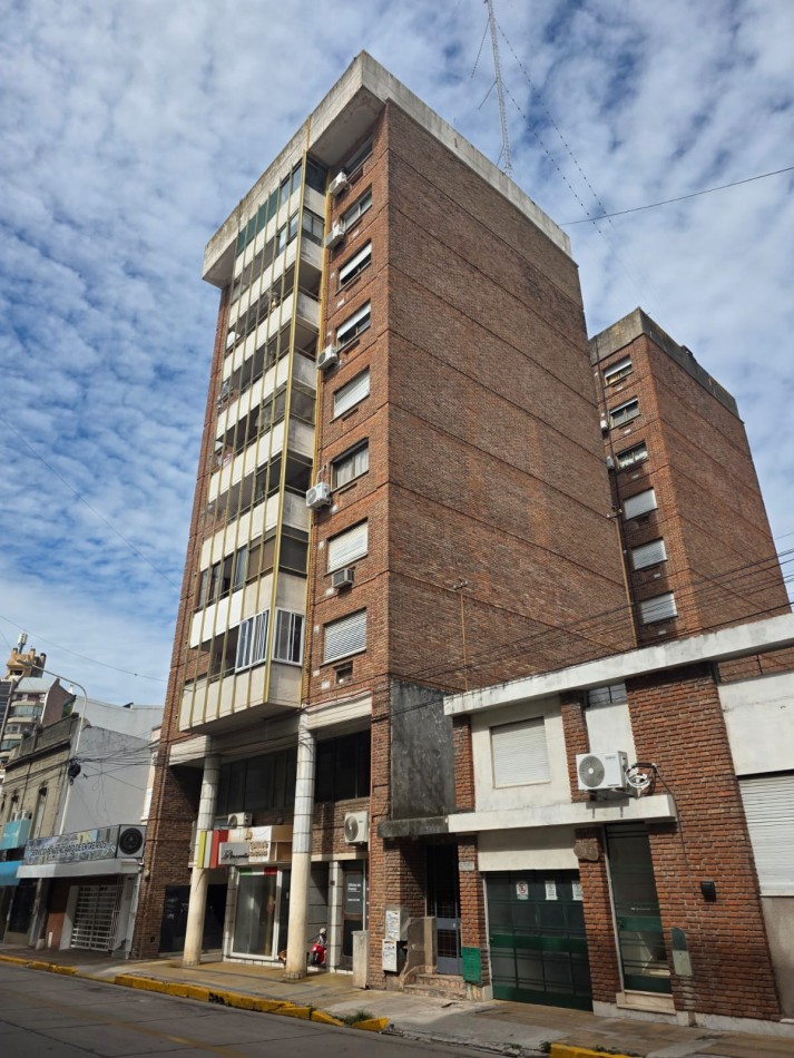 ALQUILO DEPARTAMENTO 2 DORMITORIOS CON COCHERA $675.000+EXPENSAS