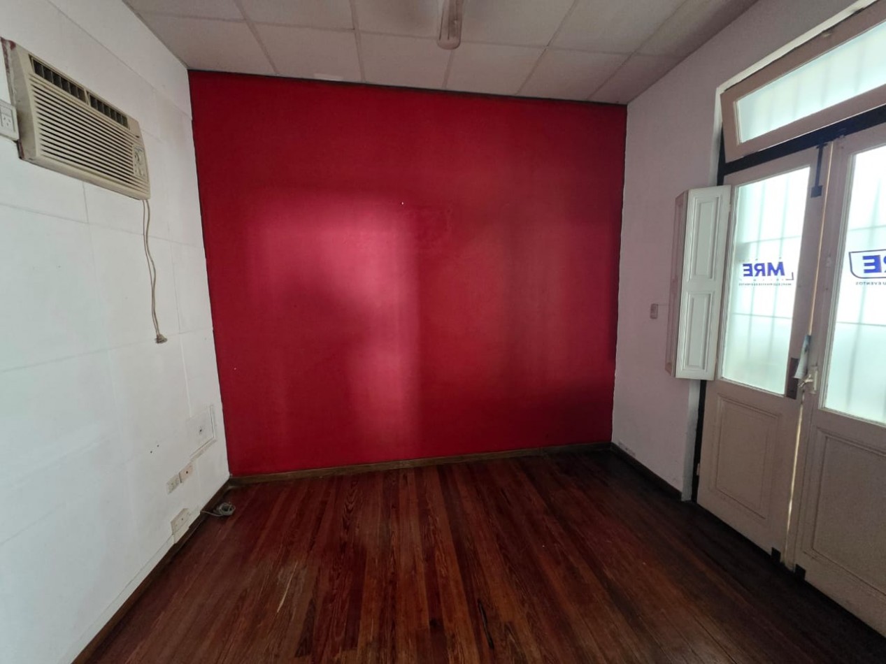 VENDO LOCAL APTO OFICINA,  CONSULTORIO EN LA GALERIA DEL TEATRO U$S 20.000