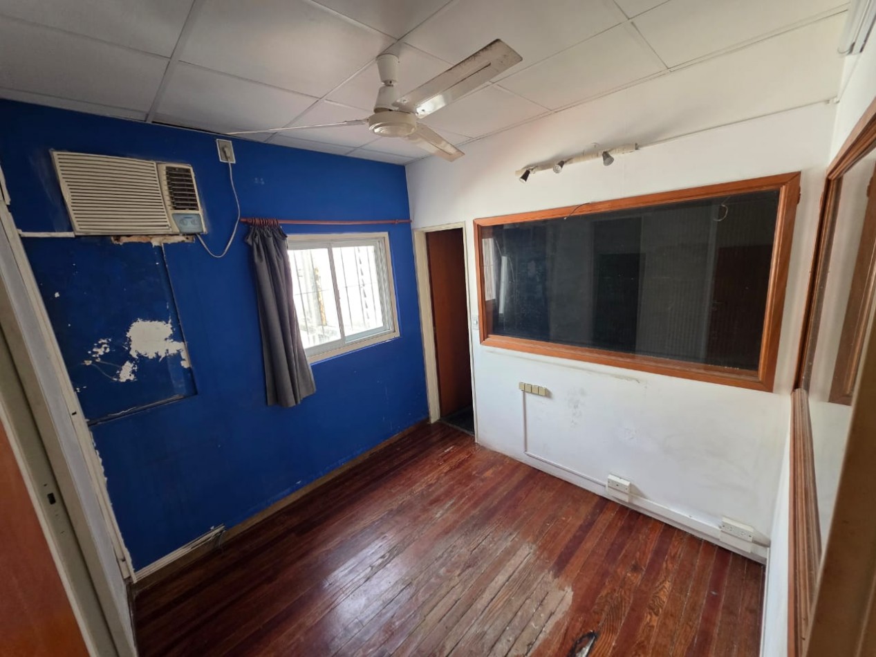 VENDO LOCAL APTO OFICINA,  CONSULTORIO EN LA GALERIA DEL TEATRO U$S 20.000