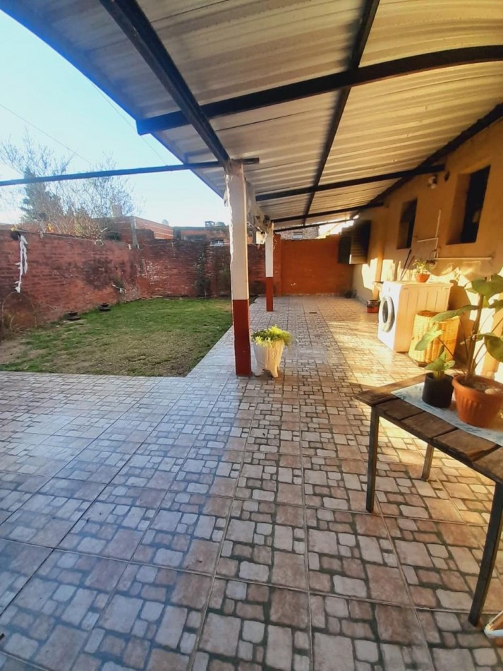 VENDO CASA 2 DORMITORIOS. U$D 47.000.-