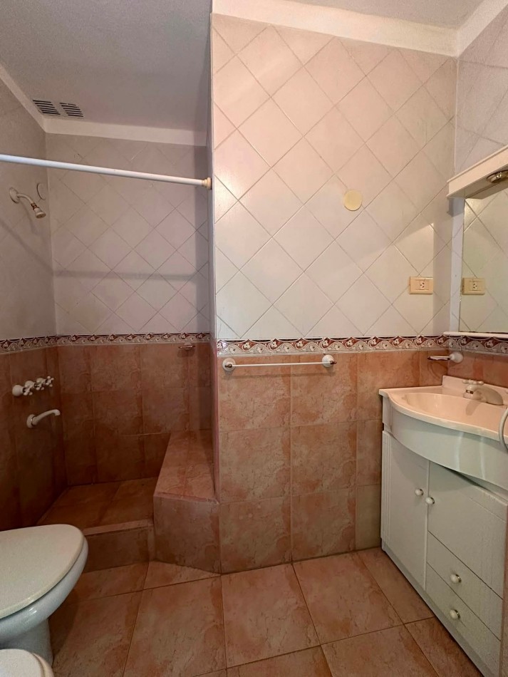 VENDO CASA 3 DORM MAS LOCAL COMERCIAL