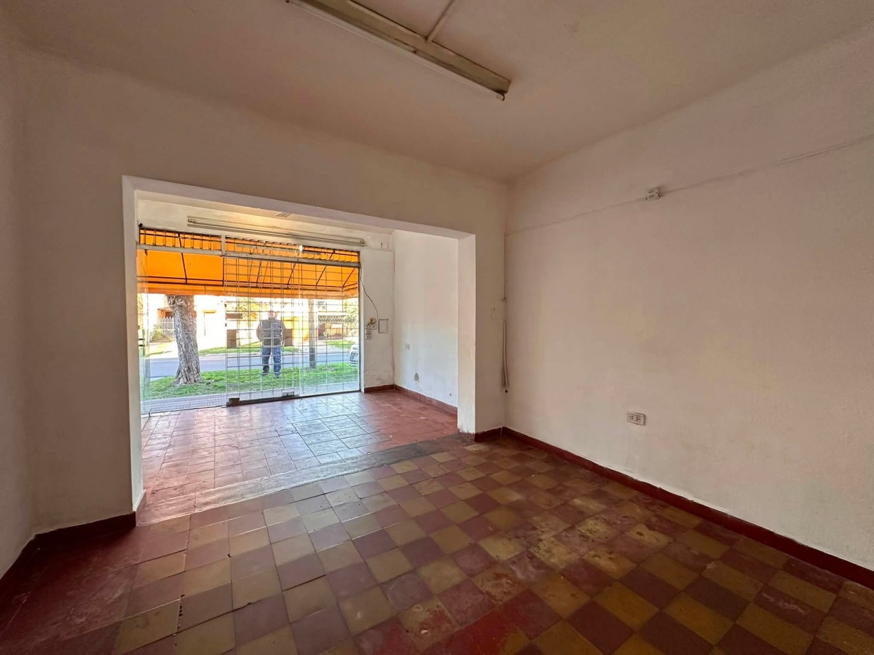 VENDO CASA 3 DORM MAS LOCAL COMERCIAL