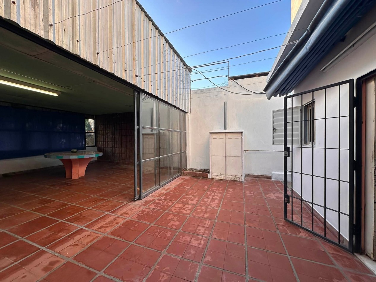 VENDO CASA 3 DORM MAS LOCAL COMERCIAL