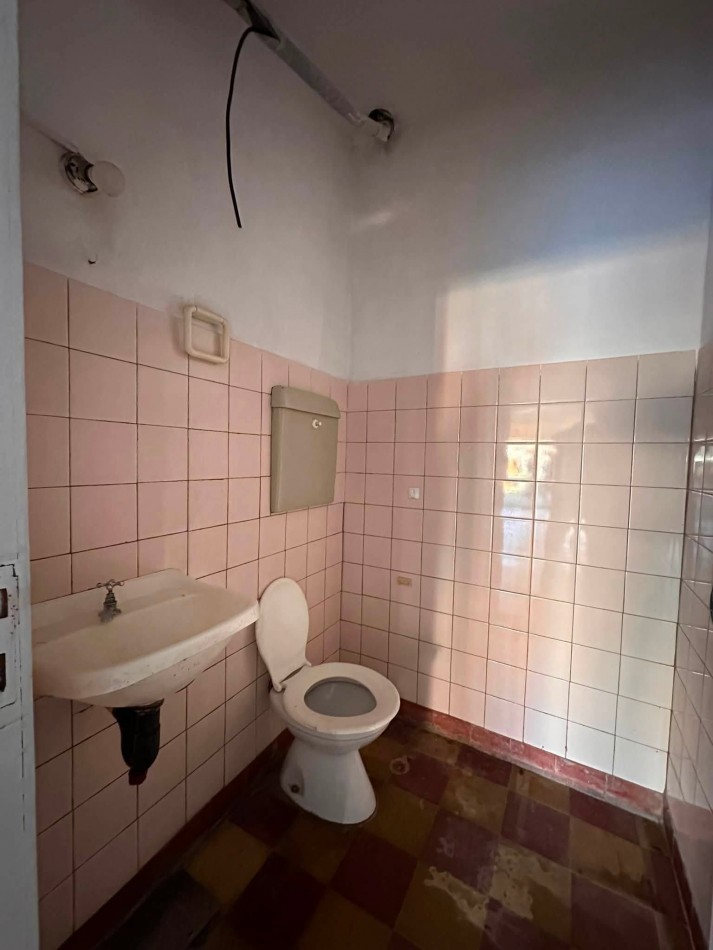 VENDO CASA 3 DORM MAS LOCAL COMERCIAL