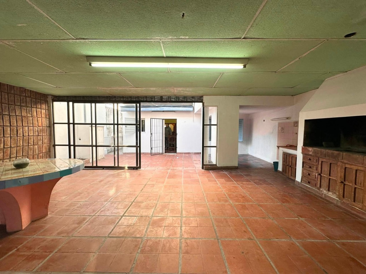 VENDO CASA 3 DORM MAS LOCAL COMERCIAL