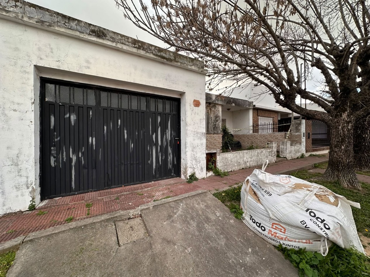 VENDO CASA A RECICLAR ZONA U.T.N