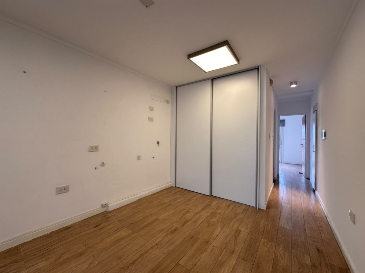 ALQUILO OFICINA/CONSULTORIO ZONA CENTRO $450.000 + EXP+ IMP 