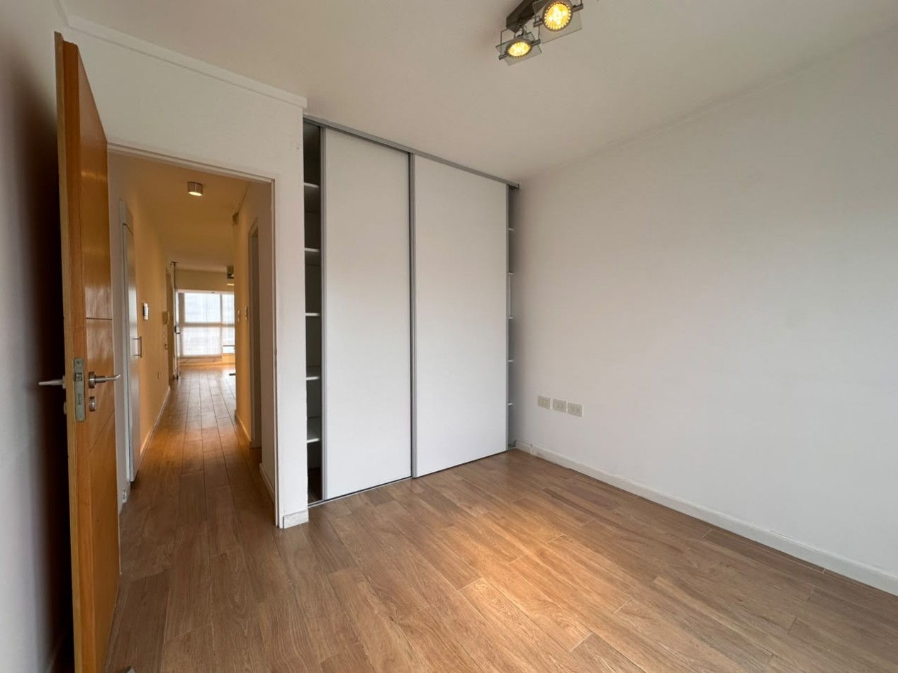 ALQUILO OFICINA/CONSULTORIO ZONA CENTRO $450.000 + EXP+ IMP 