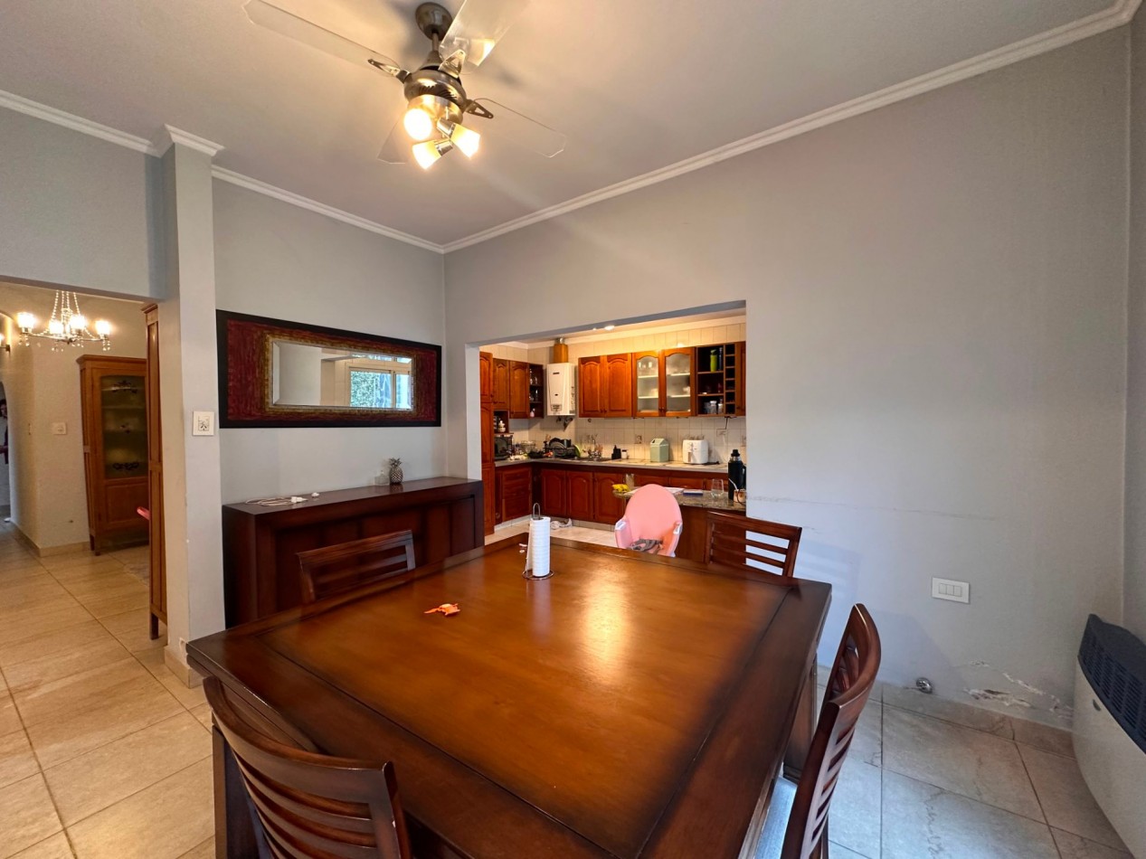 VENDO CASA 3 DORM. ZONA PARQUE U$D 250.000.