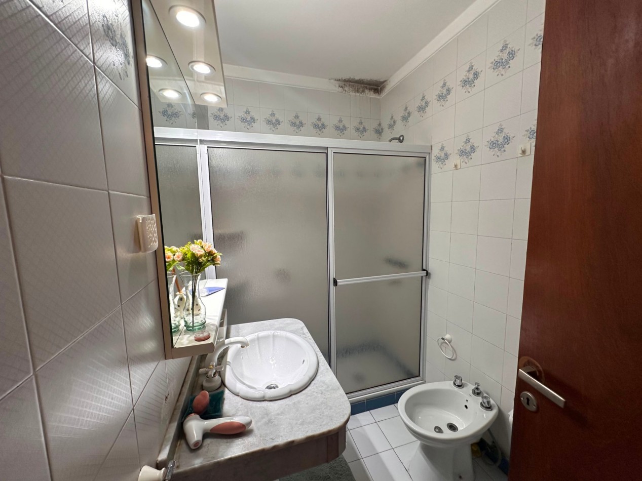 VENDO CASA 3 DORM. ZONA PARQUE U$D 250.000.