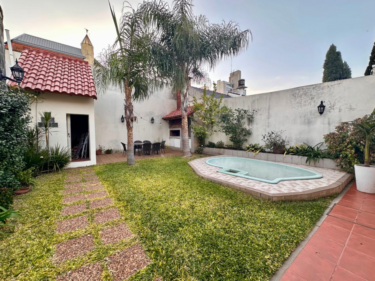 VENDO CASA 3 DORM. ZONA PARQUE U$D 250.000.