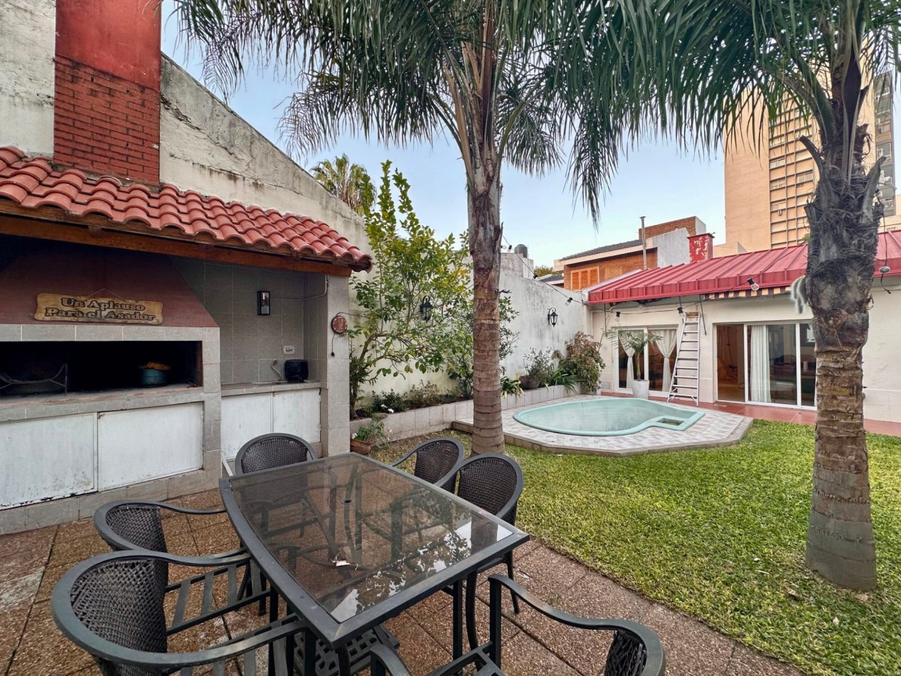 VENDO CASA 3 DORM. ZONA PARQUE U$D 250.000.