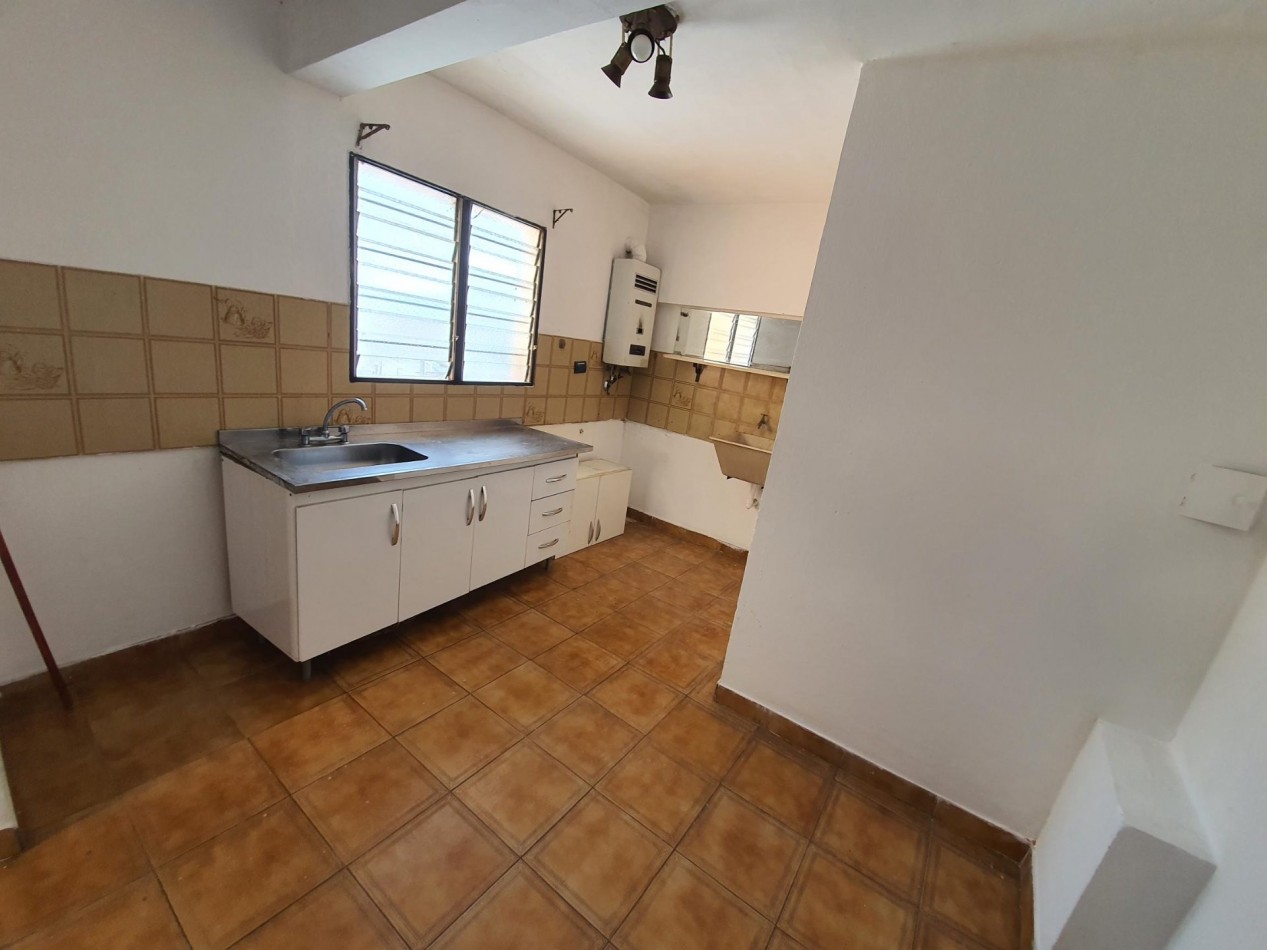 ALQUILO DEPTO 1 DORM $300.000 + EXP + TASAS. ZONA CENTRO