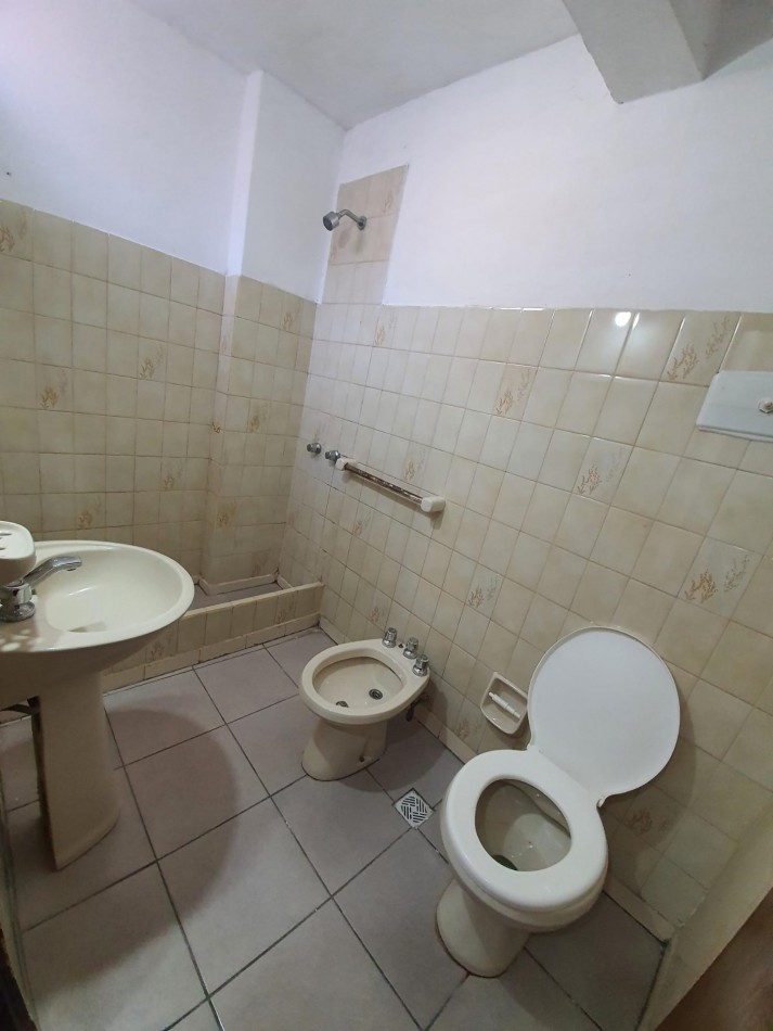 ALQUILO DEPTO 1 DORM $300.000 + EXP + TASAS. ZONA CENTRO