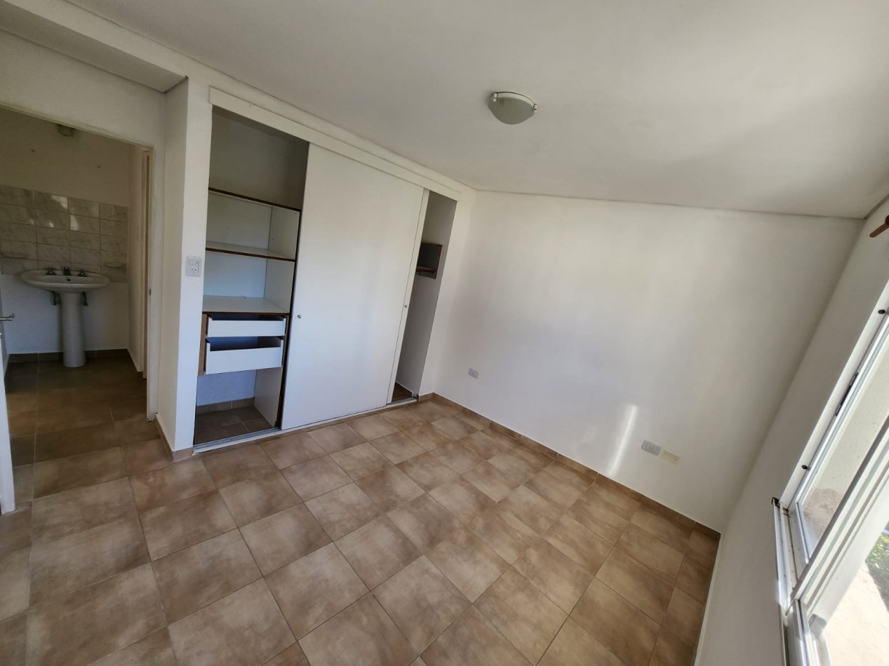 ALQUILO DEPTO 1 DORM CON COCHERA. ZONA PARQUE $500.000 + EXP + IMP .-
