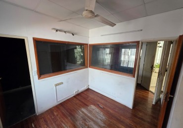 VENDO LOCAL APTO OFICINA,  CONSULTORIO EN LA GALERIA DEL TEATRO U$S 20.000