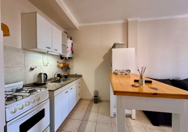 ALQUILO MONOAMBIENTE CON COCHERA $420.000 + EXPENSAS + TASAS. ZONA CENTRO